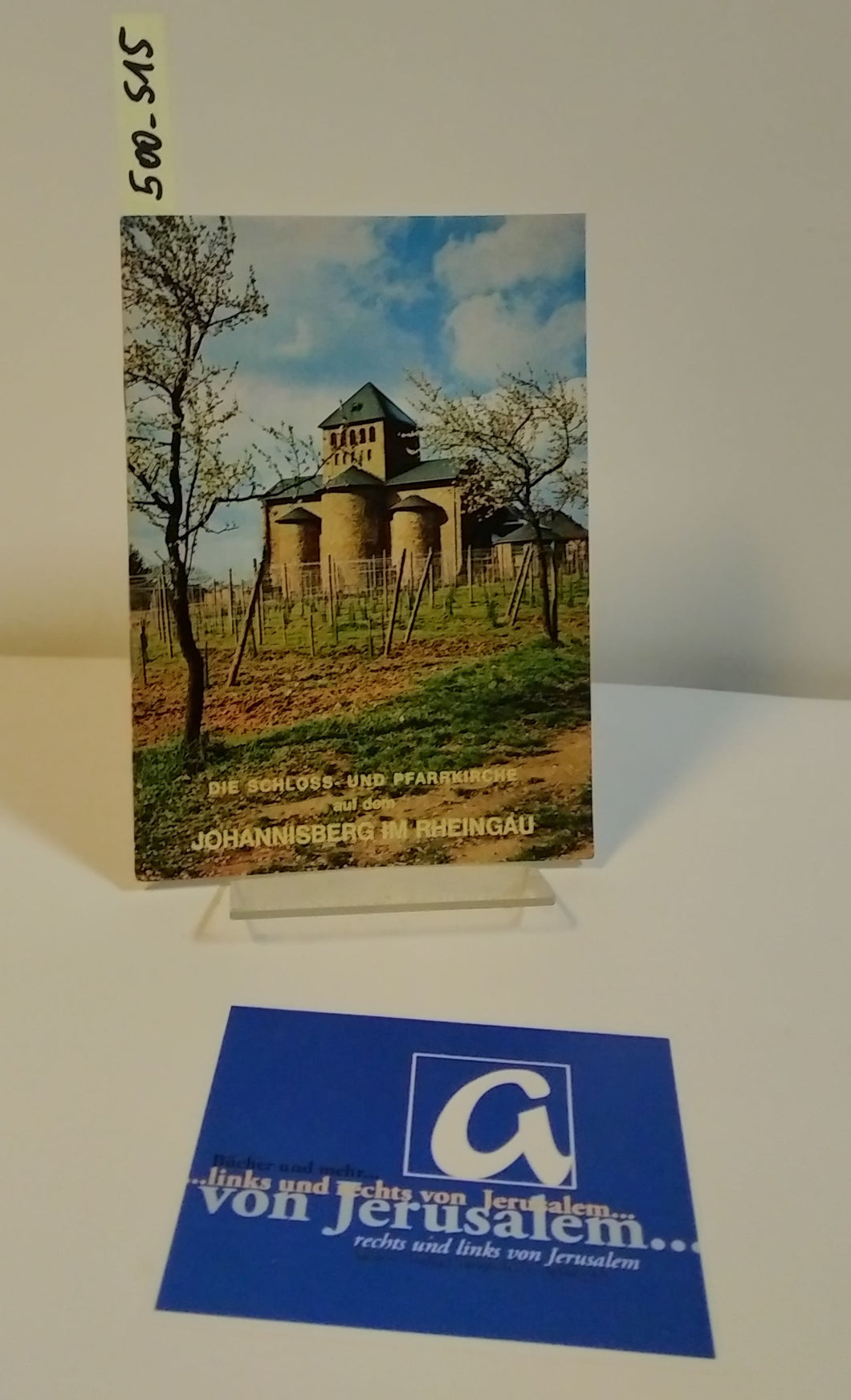 Die Schloß- und Pfarrkirche aus dem Johannisberg im Rheingau